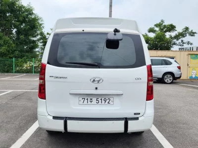 Hyundai Starex
