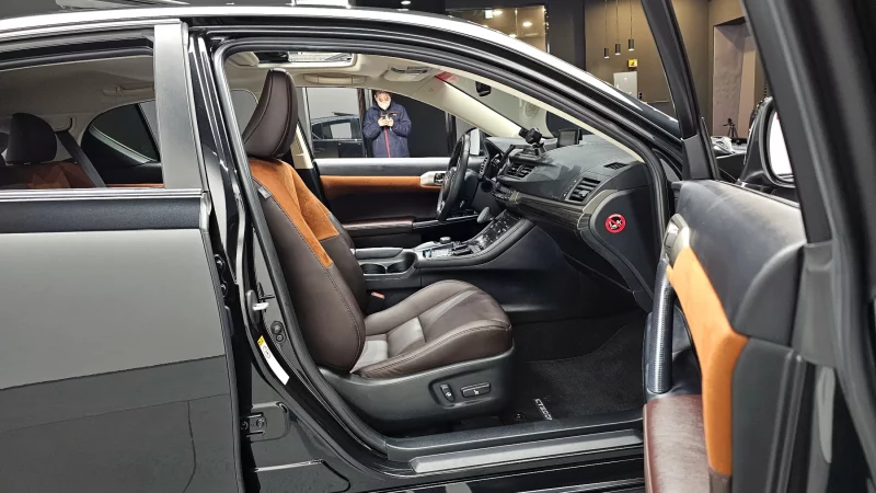 Lexus CT200h