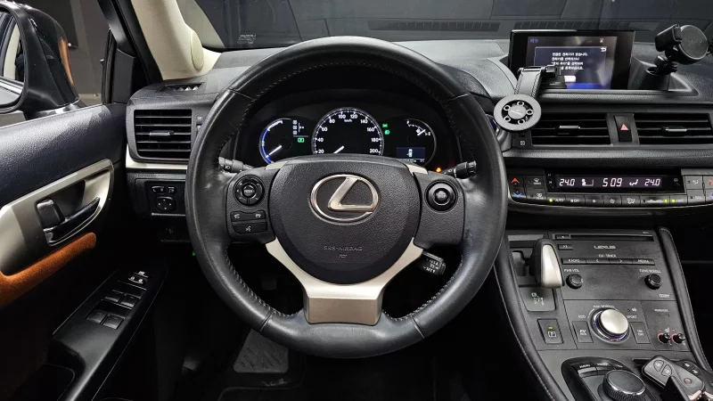 Lexus CT200h