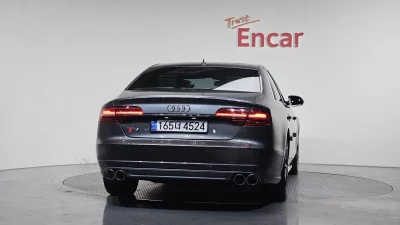 Audi S8