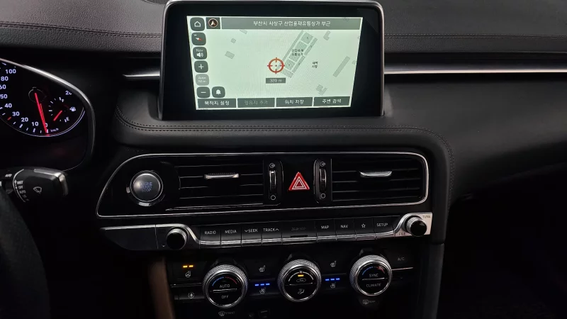 Genesis G70