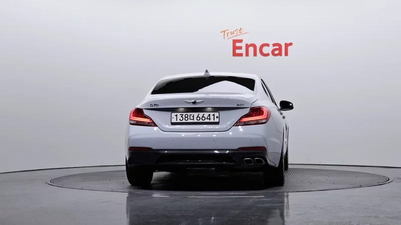 Genesis G70