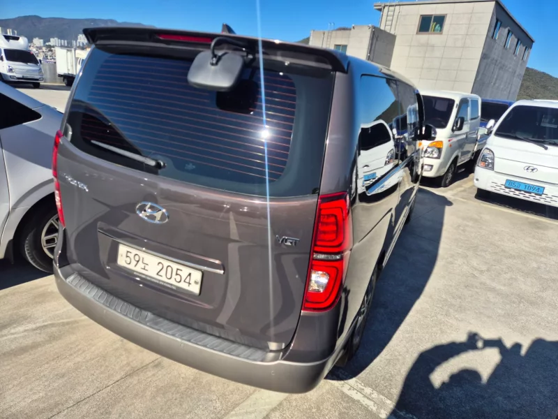 Hyundai Starex
