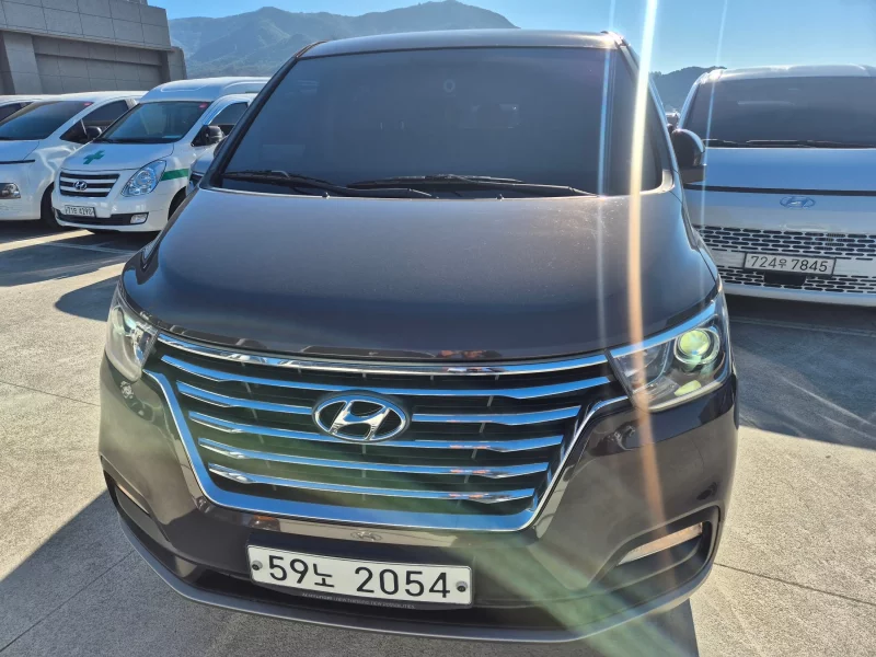Hyundai Starex