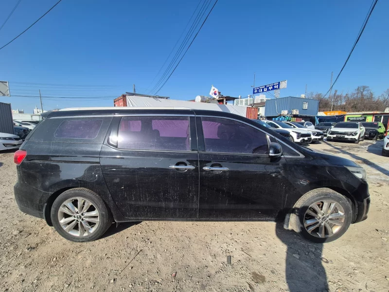 Kia Carnival