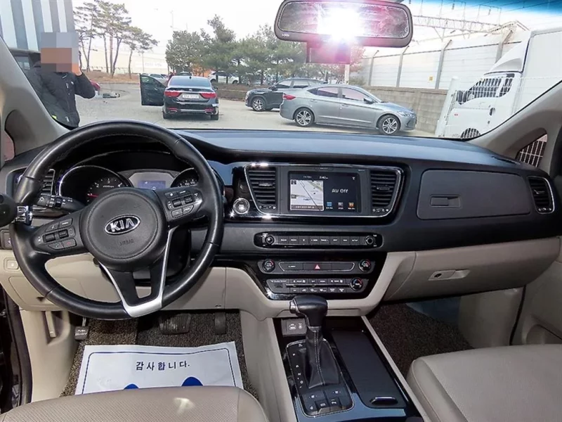 Kia Carnival