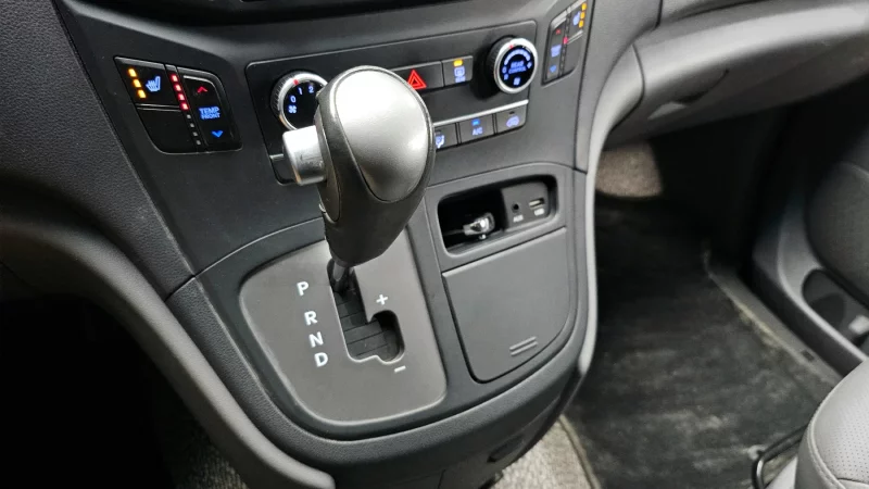 Hyundai Grand Starex