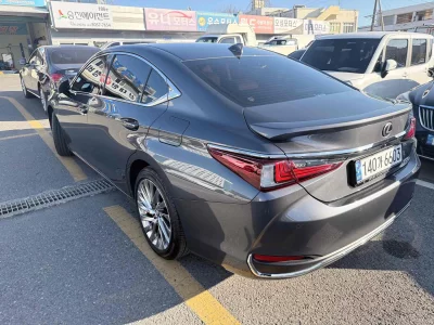 Lexus ES300h