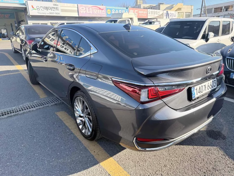Lexus ES300h