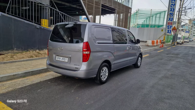 Hyundai Starex