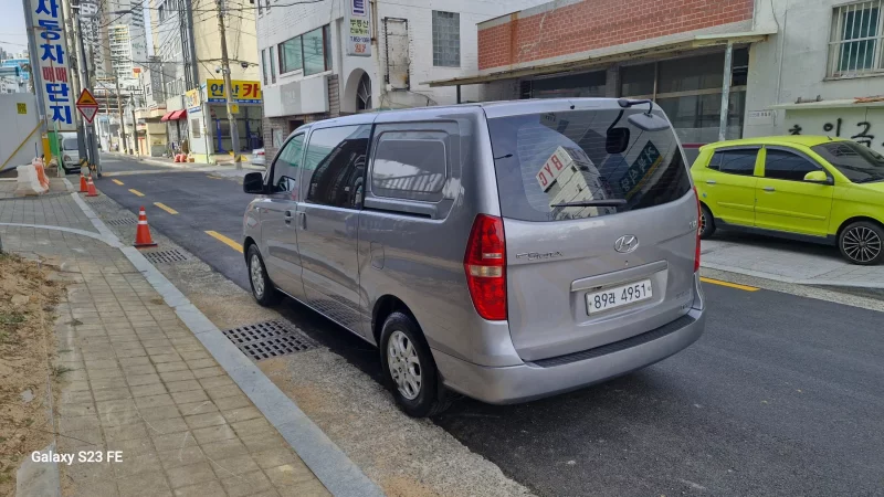 Hyundai Starex