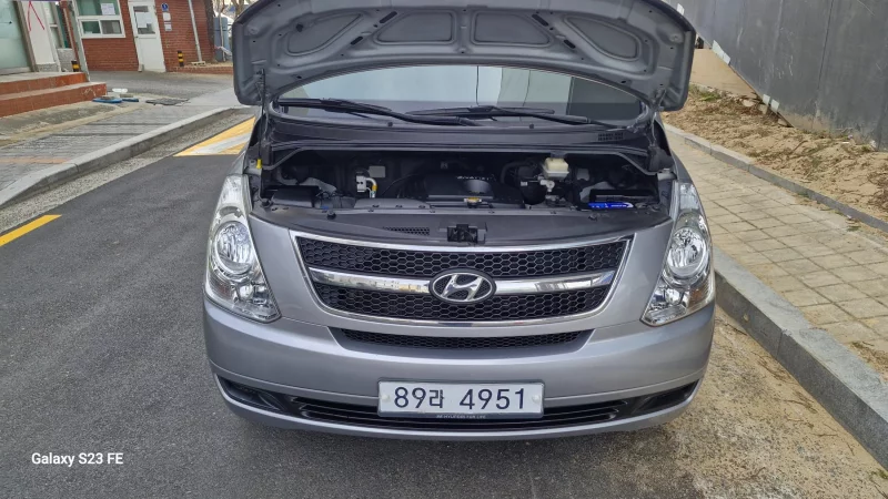 Hyundai Starex