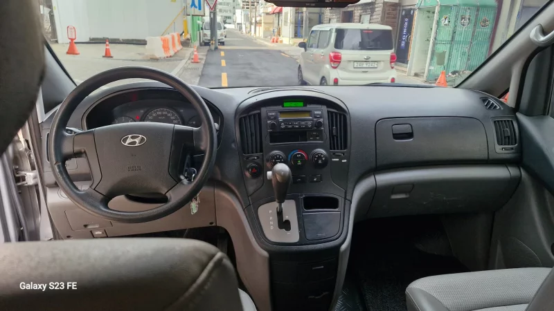 Hyundai Starex