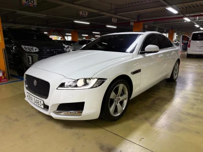 Jaguar XF