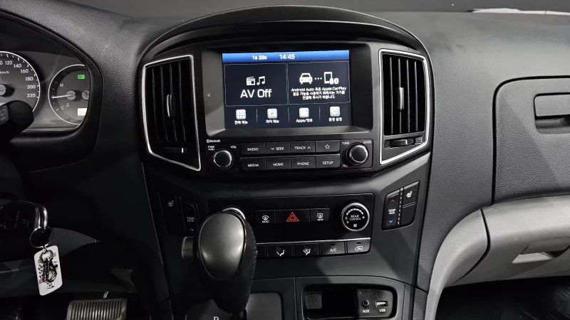 Hyundai Starex