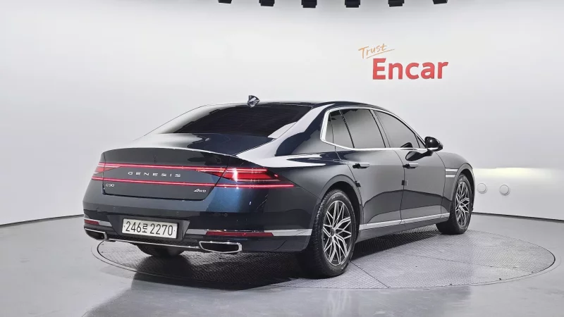Genesis G90