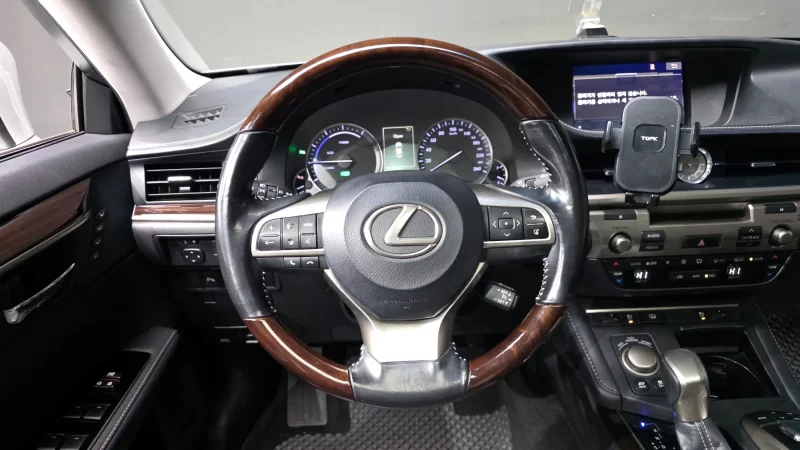Lexus ES300h