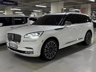 Lincoln AVIATOR