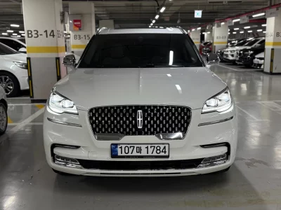 Lincoln AVIATOR