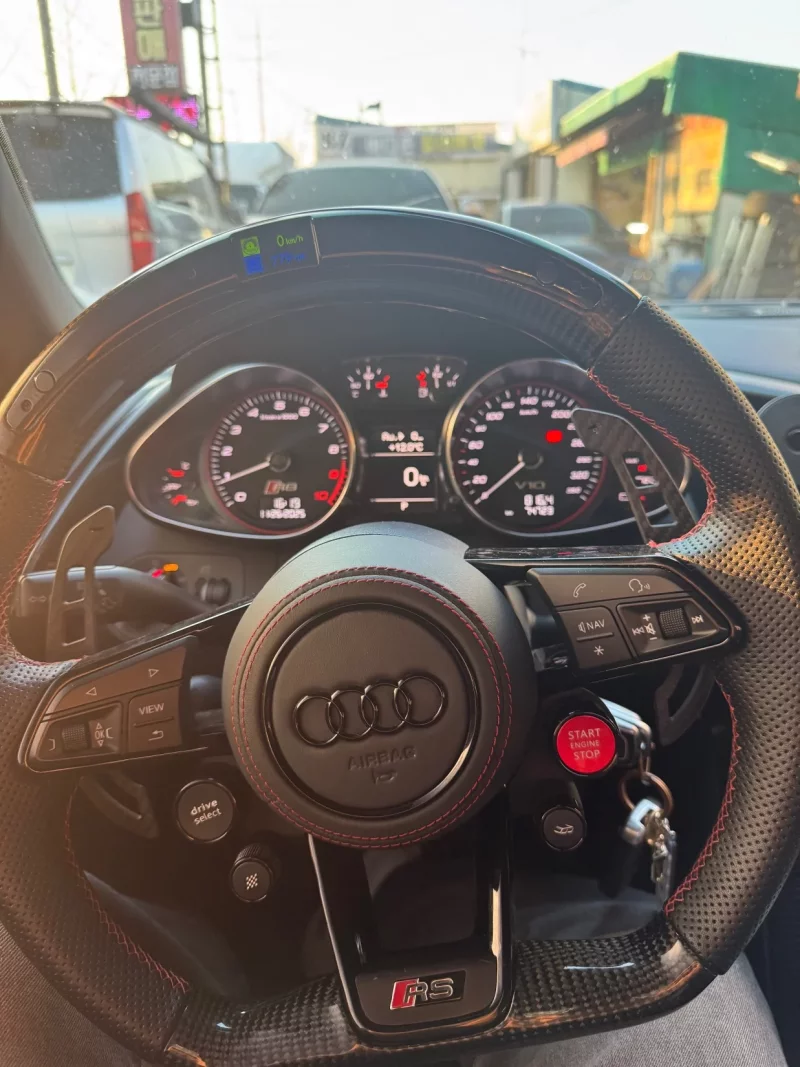Audi R8