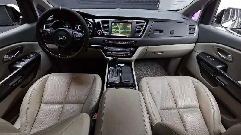 Kia Carnival