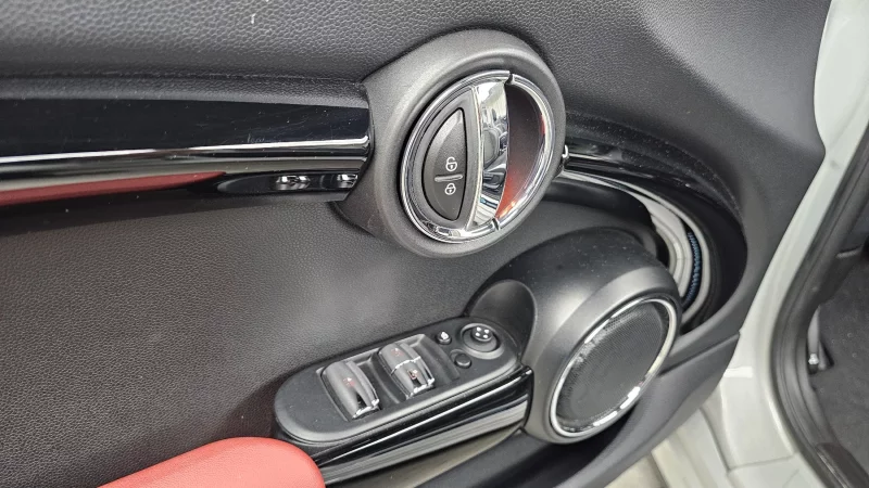 MINI Cooper Convertible