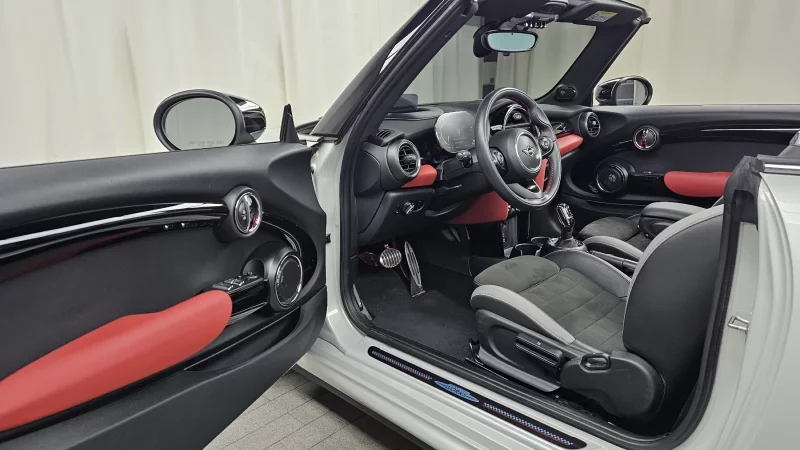 MINI Cooper Convertible