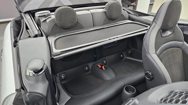 MINI Cooper Convertible