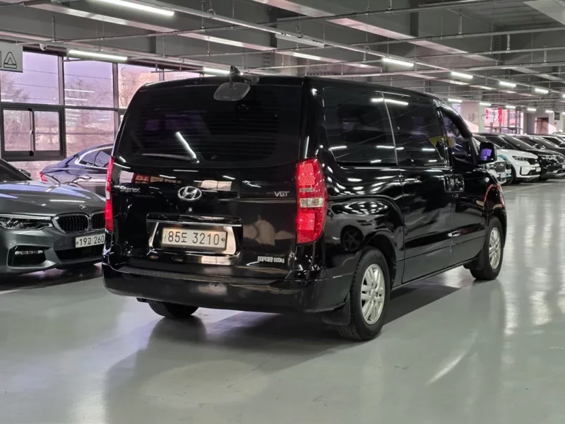 Hyundai Starex