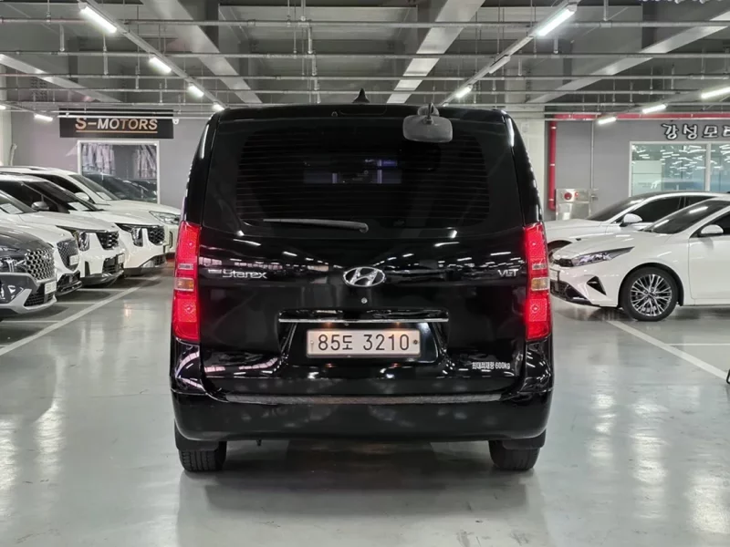 Hyundai Starex