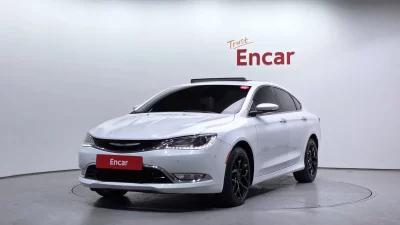 Chrysler 200