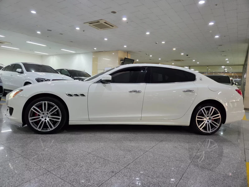 Maserati QUATTROPORTE