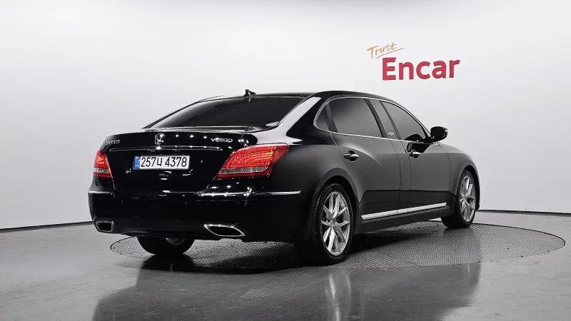 Hyundai Equus