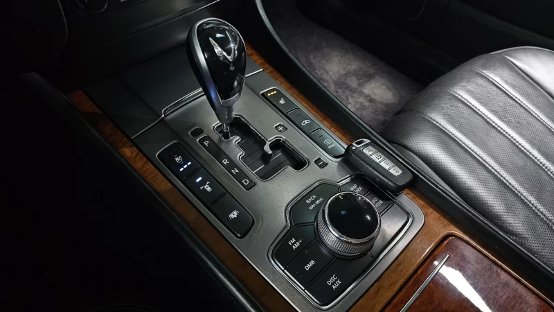 Hyundai Equus