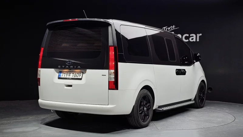 Hyundai Staria