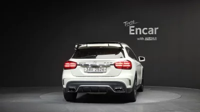 Mercedes-Benz GLA-Class