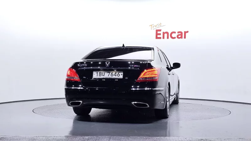 Hyundai Equus