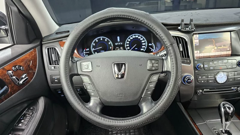 Hyundai Equus