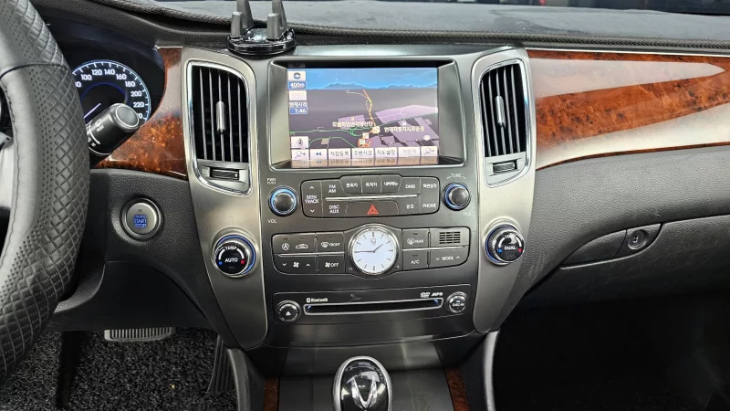 Hyundai Equus