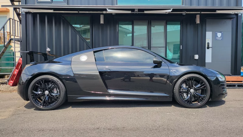 Audi R8