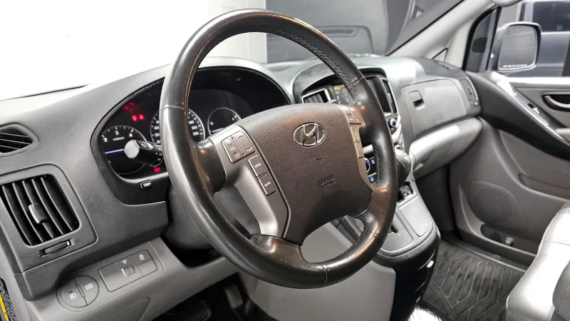 Hyundai Grand Starex