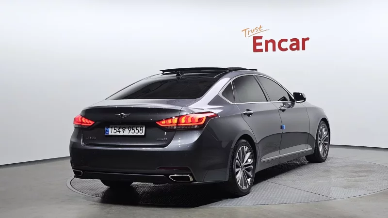 Hyundai Genesis