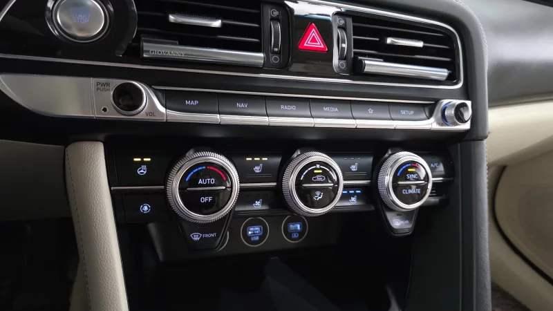 Genesis G70