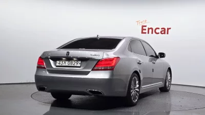 Hyundai Equus