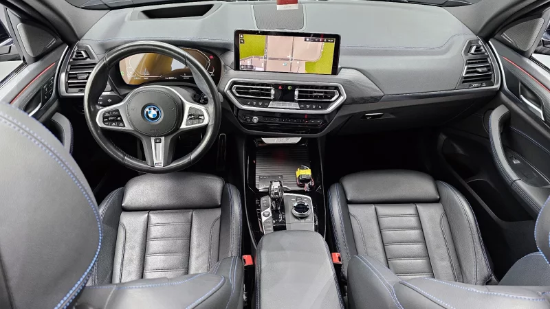 BMW iX3
