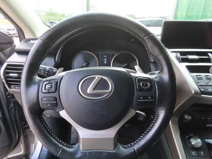 Lexus NX300h