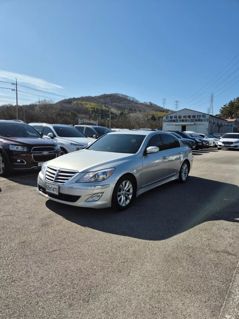 Hyundai Genesis