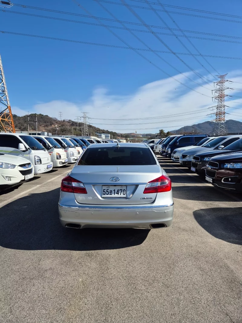 Hyundai Genesis