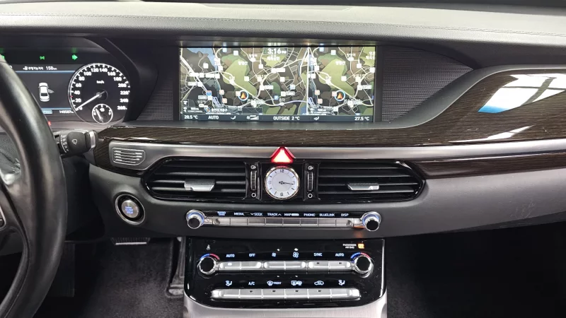 Genesis EQ900