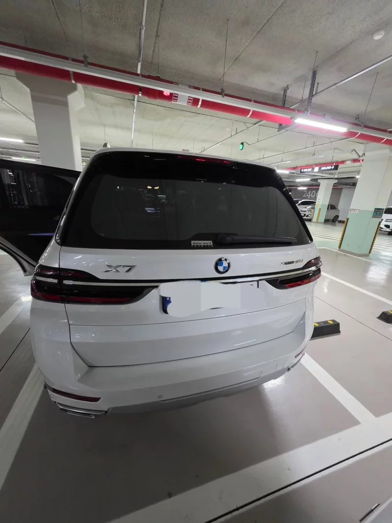 BMW X7